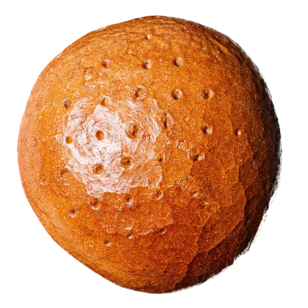 Ein rundes, goldbraunes Brötchen aus der Bäckerei Wiesender mit glänzender Oberfläche und kleinen Einbuchtungen auf der Oberseite - beliebt in Moosburg und Freising.