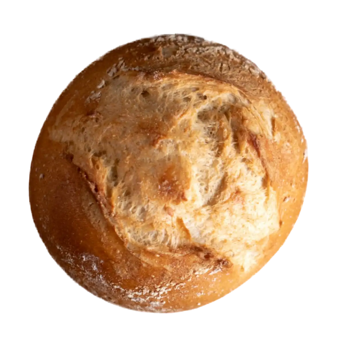 Ein runder Laib Krustenbrot mit goldbrauner, strukturierter Oberfläche und gespaltener Oberseite, gebacken von der Naturbackstube in Moosburg und Freising, isoliert auf weißem Hintergrund.
